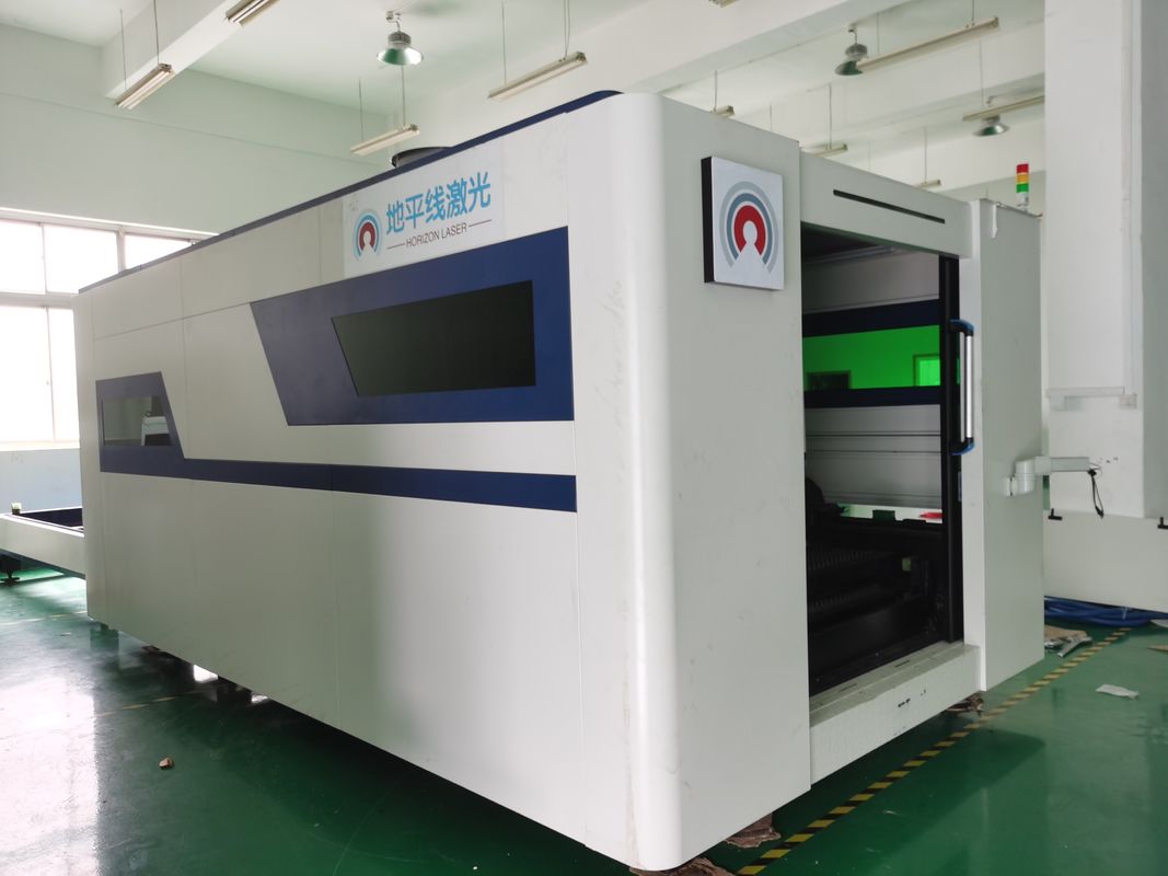 1500W 4000W CNC Fiber Laser Cutting Machine IPG MAX 3015 Exchange Table With Cover