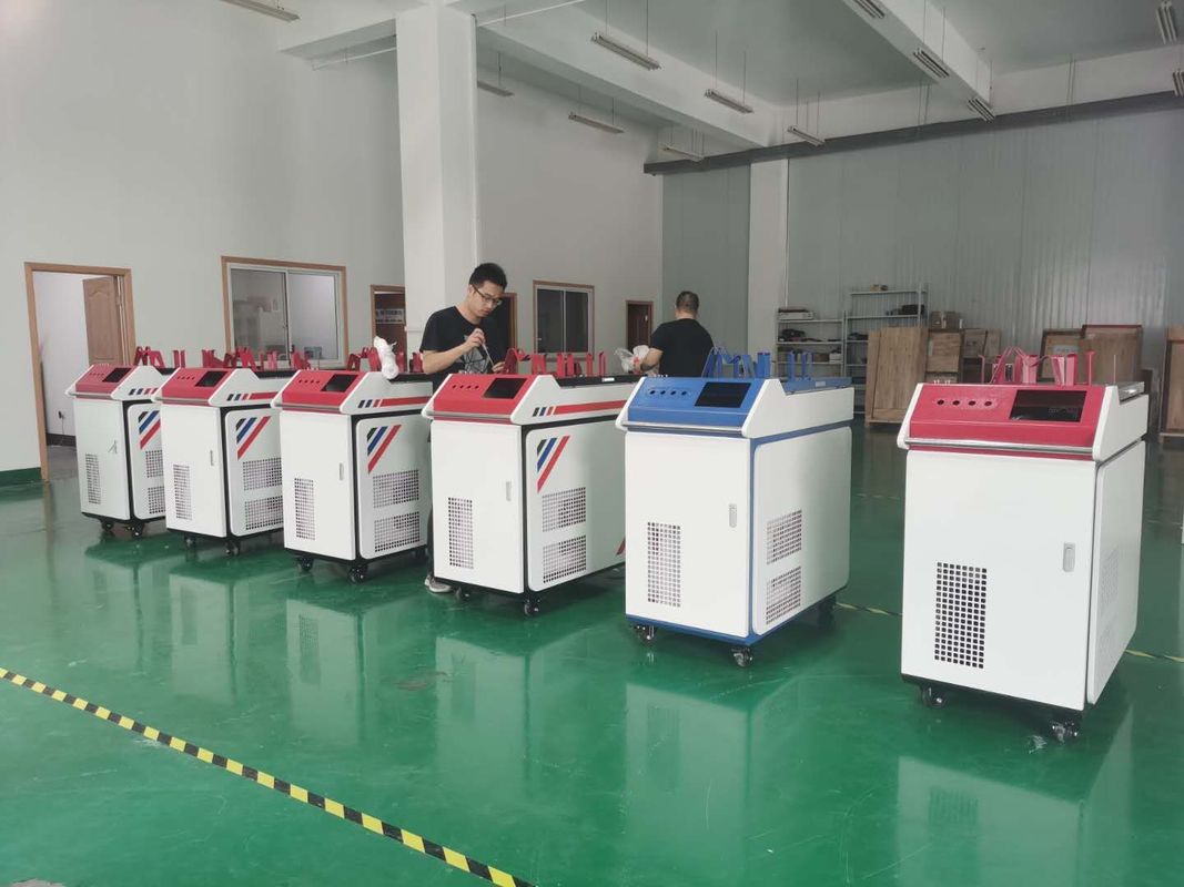 50HZ 6mm 1000w Handheld Laser Welder Time Energy Splitting