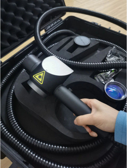 Degrease 200W Laser Cleaning Machines 4000mm CE Fully Enclosed