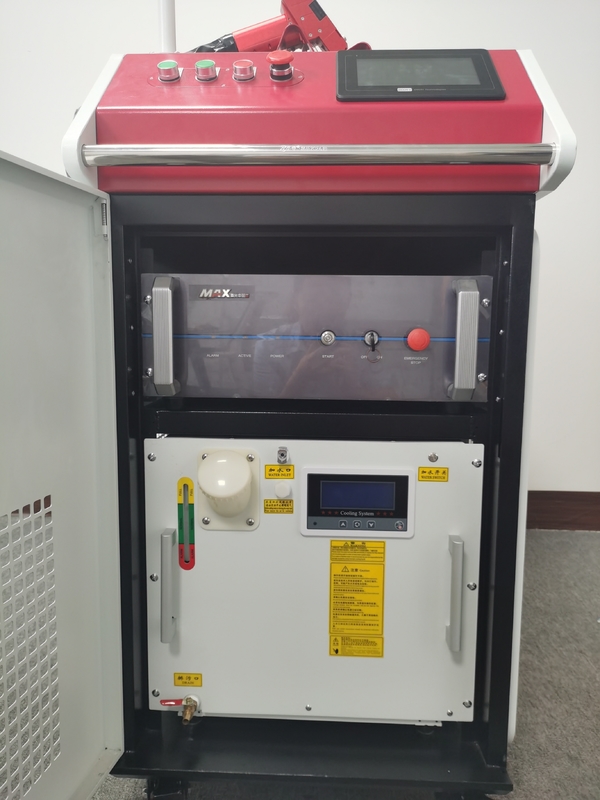 IPG Handheld Laser Welding Machine 1500W CW With Max Raycus Source