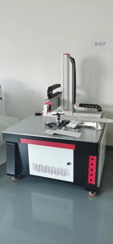Water Cooling Fiber Laser Welding Machine 1000W 1080nm With Working Table